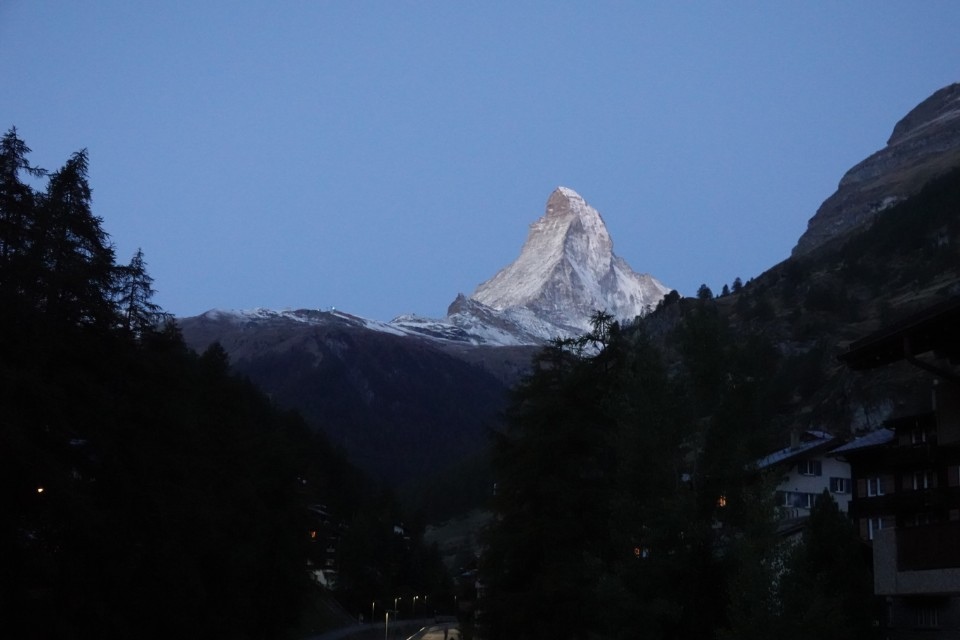 瑞士旅遊,瑞士景點,瑞士自由行,策馬特,策馬特 登山者墓園,馬特洪峰,馬特洪峰日出